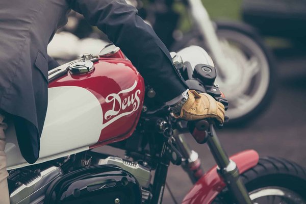 Comment choisir la taille idéale de vos gants de moto?